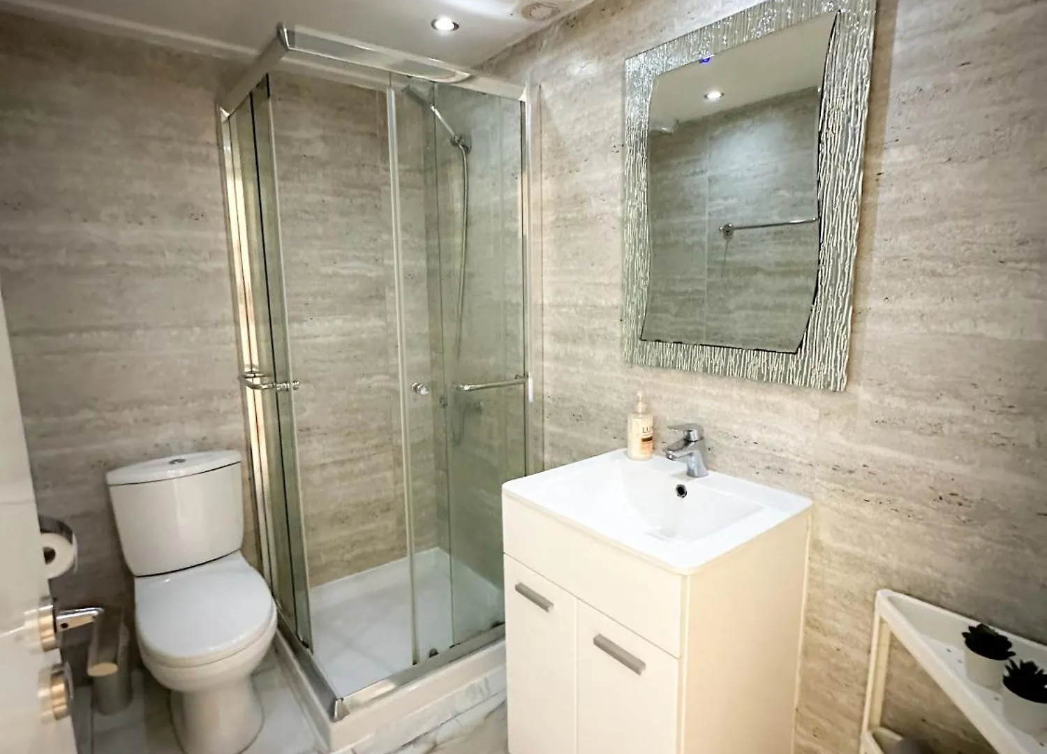Real Center Apartment Larnaca 0*,